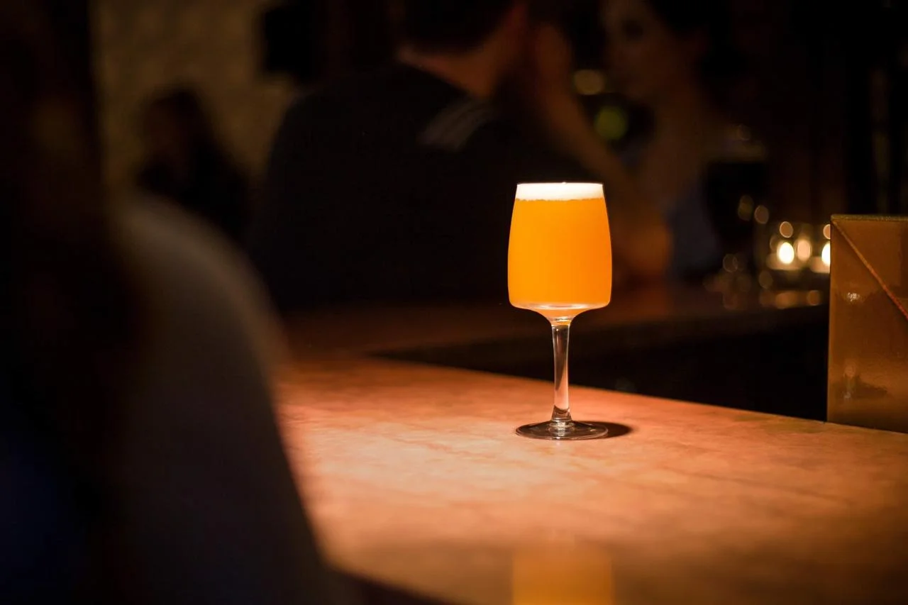 Glas af bjór á barnum hjá Kalda Bar